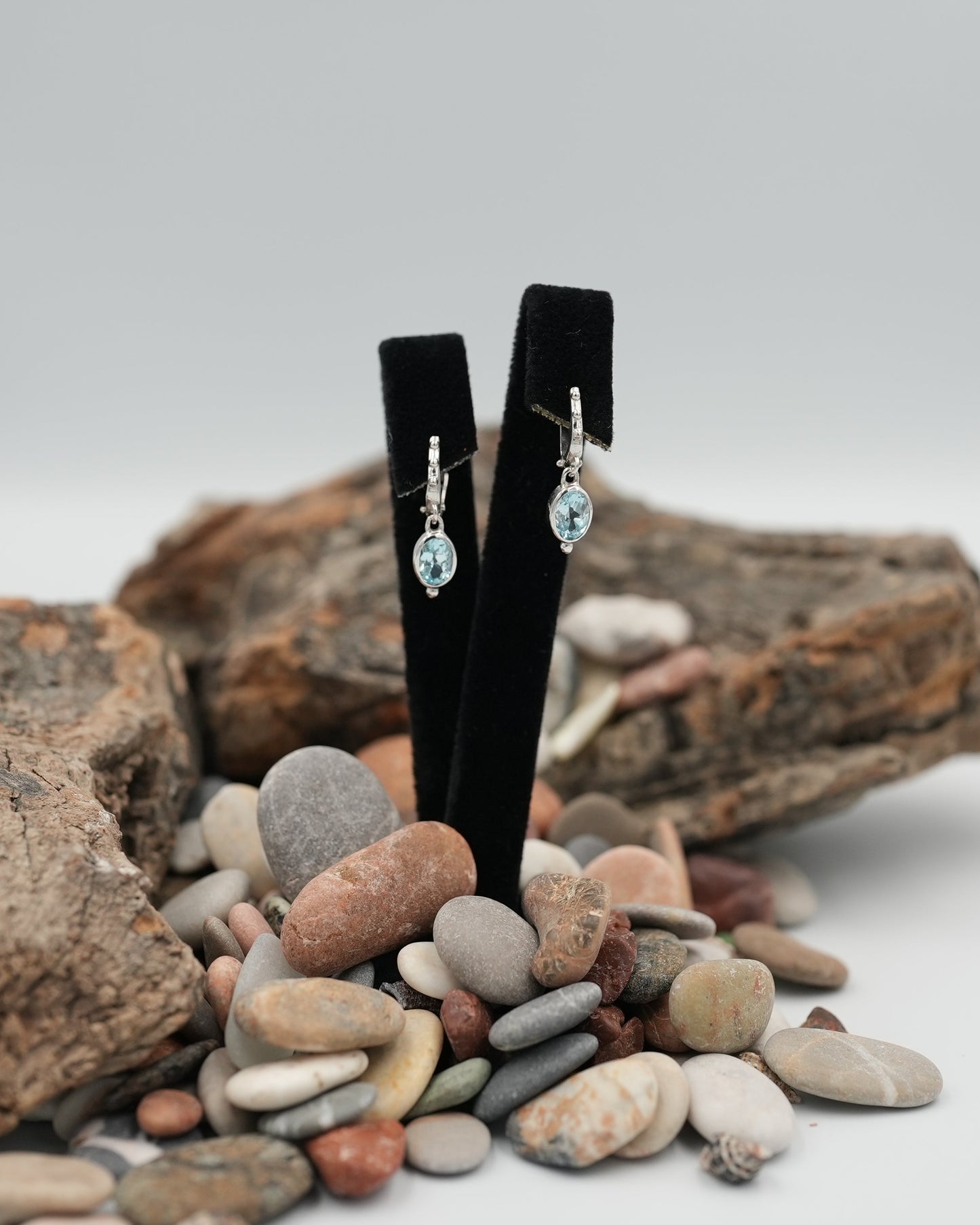 Topaz Taşlı Gümüş Küpe