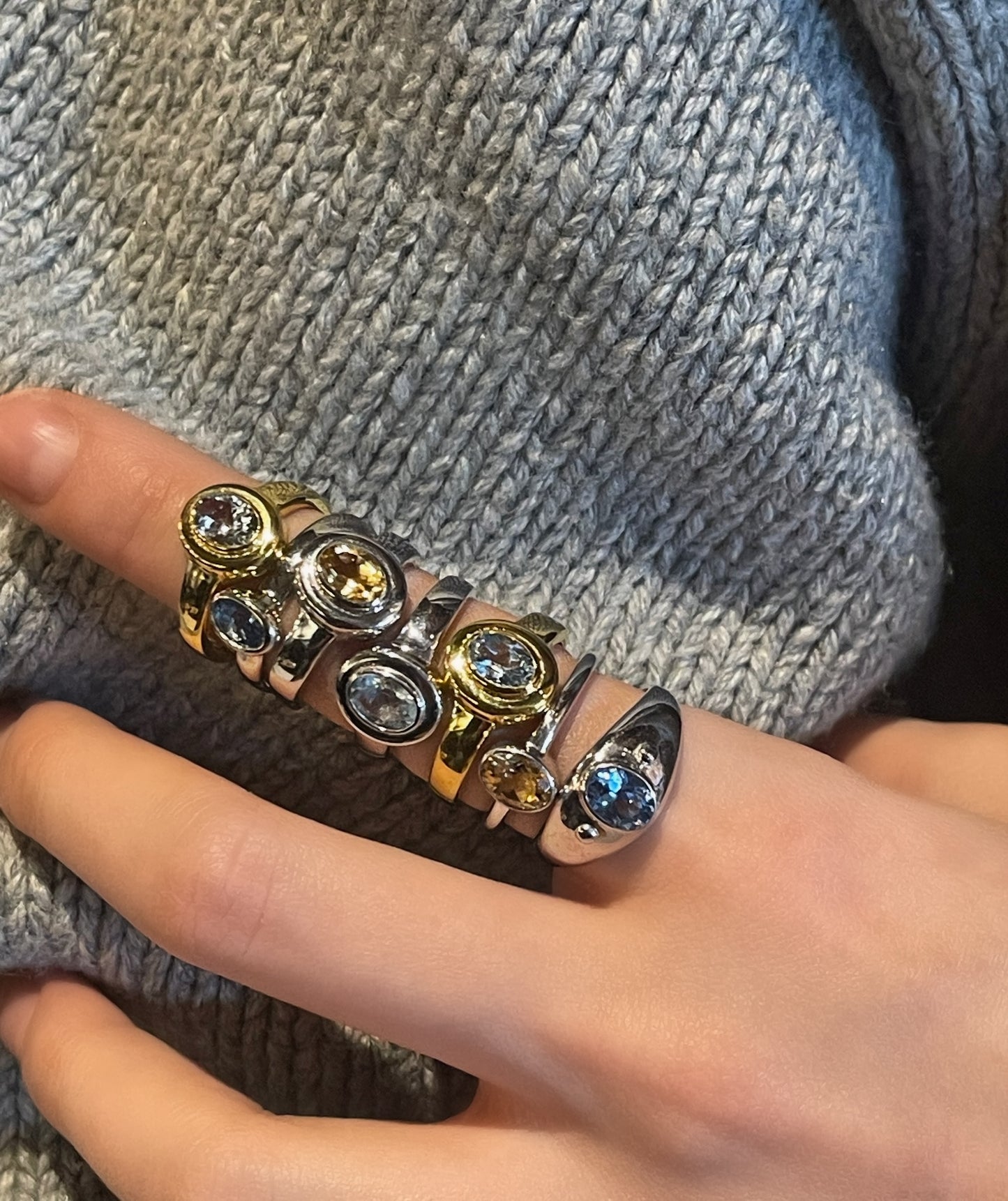 Swiss Topaz Taşlı Altın Minimalist Yüzük