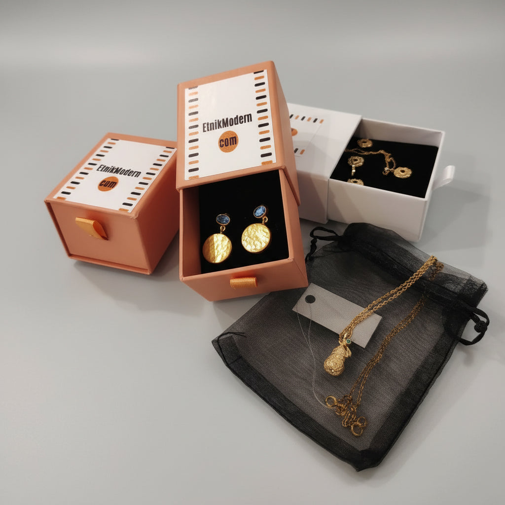 Akuamarin Taşlı Altın Otantik Kolye