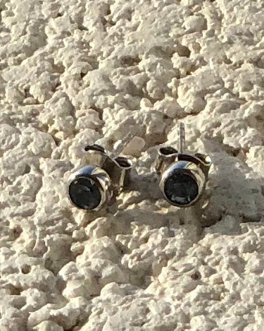 Swiss Topaz Taşlı Tek Taş Gümüş Küpe