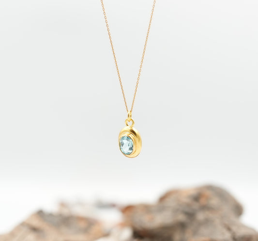 Gök Mavisi Topaz Taşlı Altın Otantik Kolye