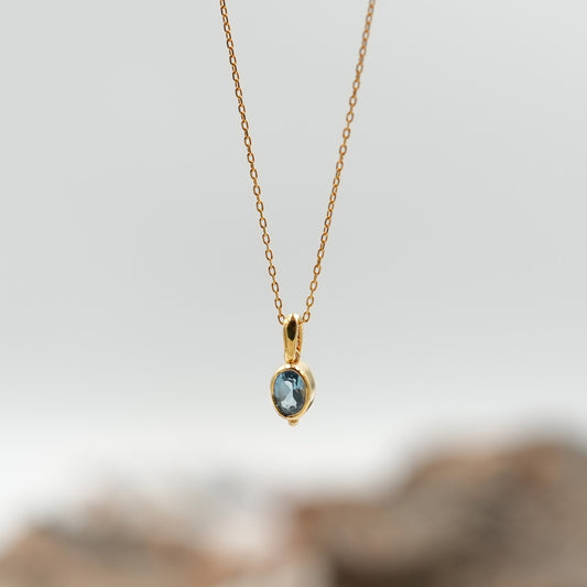 Swiss Topaz Minimalist Kolye