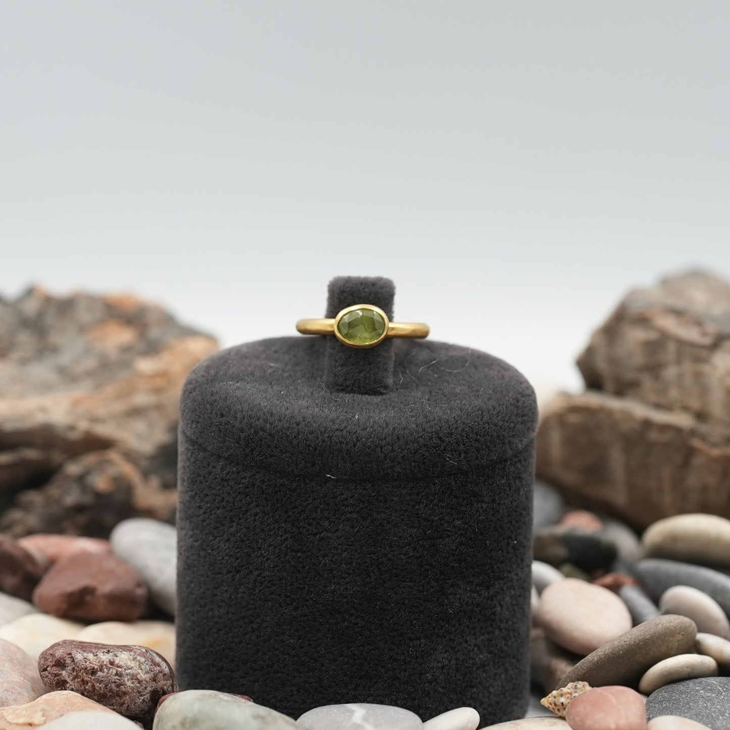 Peridot Altın El İşi Otantik Yüzük
