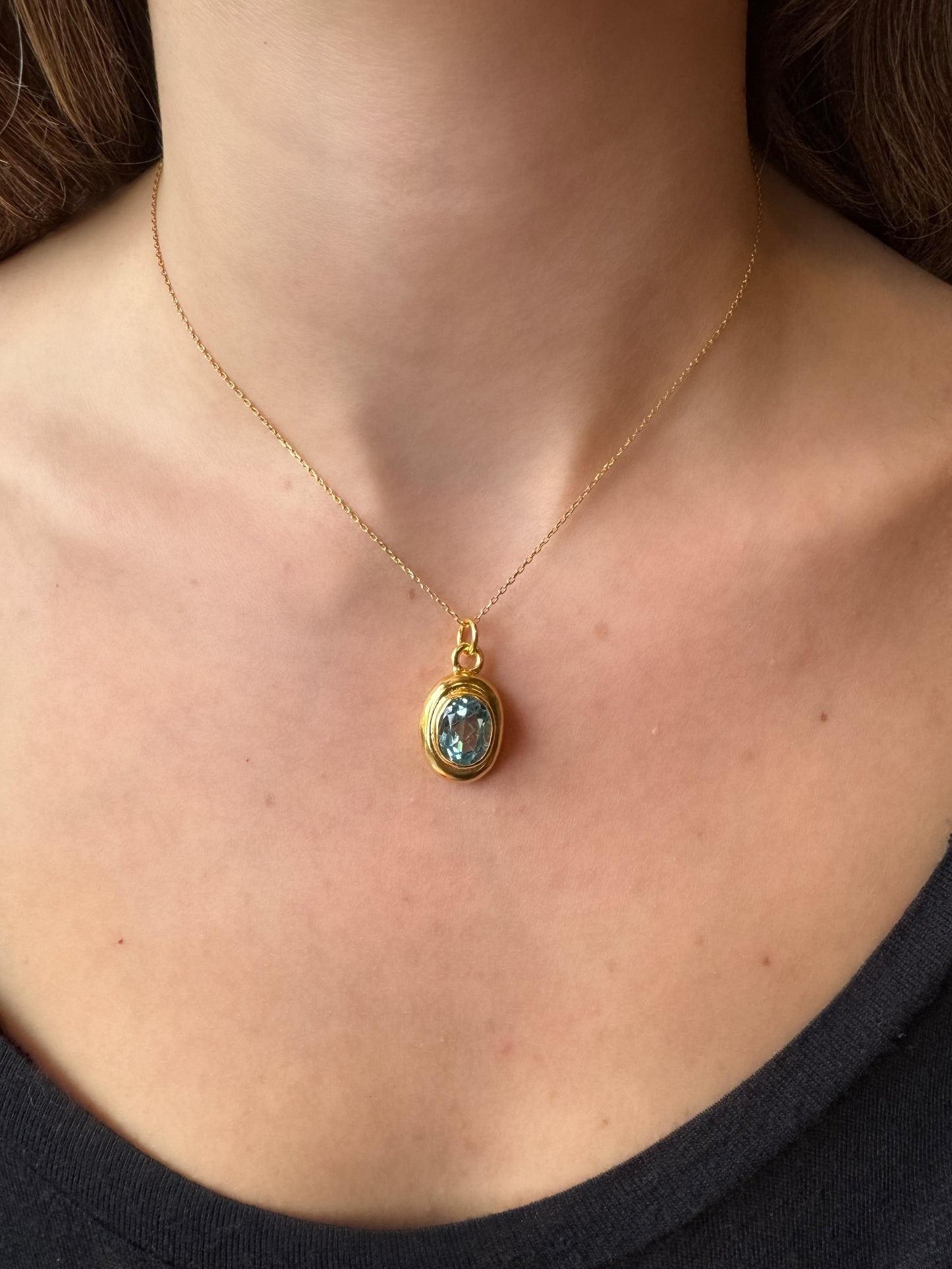 Gök Mavisi Topaz Taşlı Altın Otantik Kolye