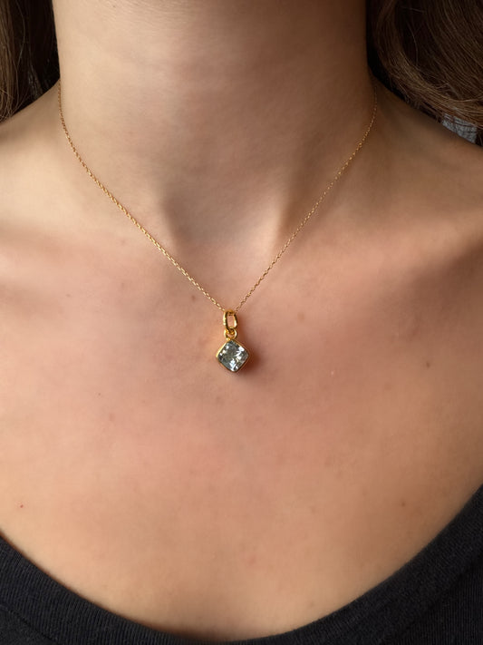 Gök Mavisi Topaz Taşlı Altın Minimalist Kolye-Etnikmodern