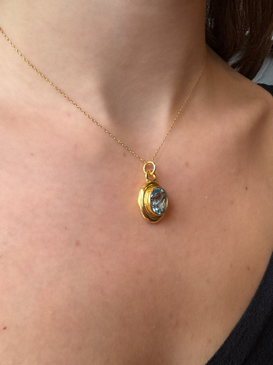 Gök Mavisi Topaz Taşlı Altın Otantik Kolye