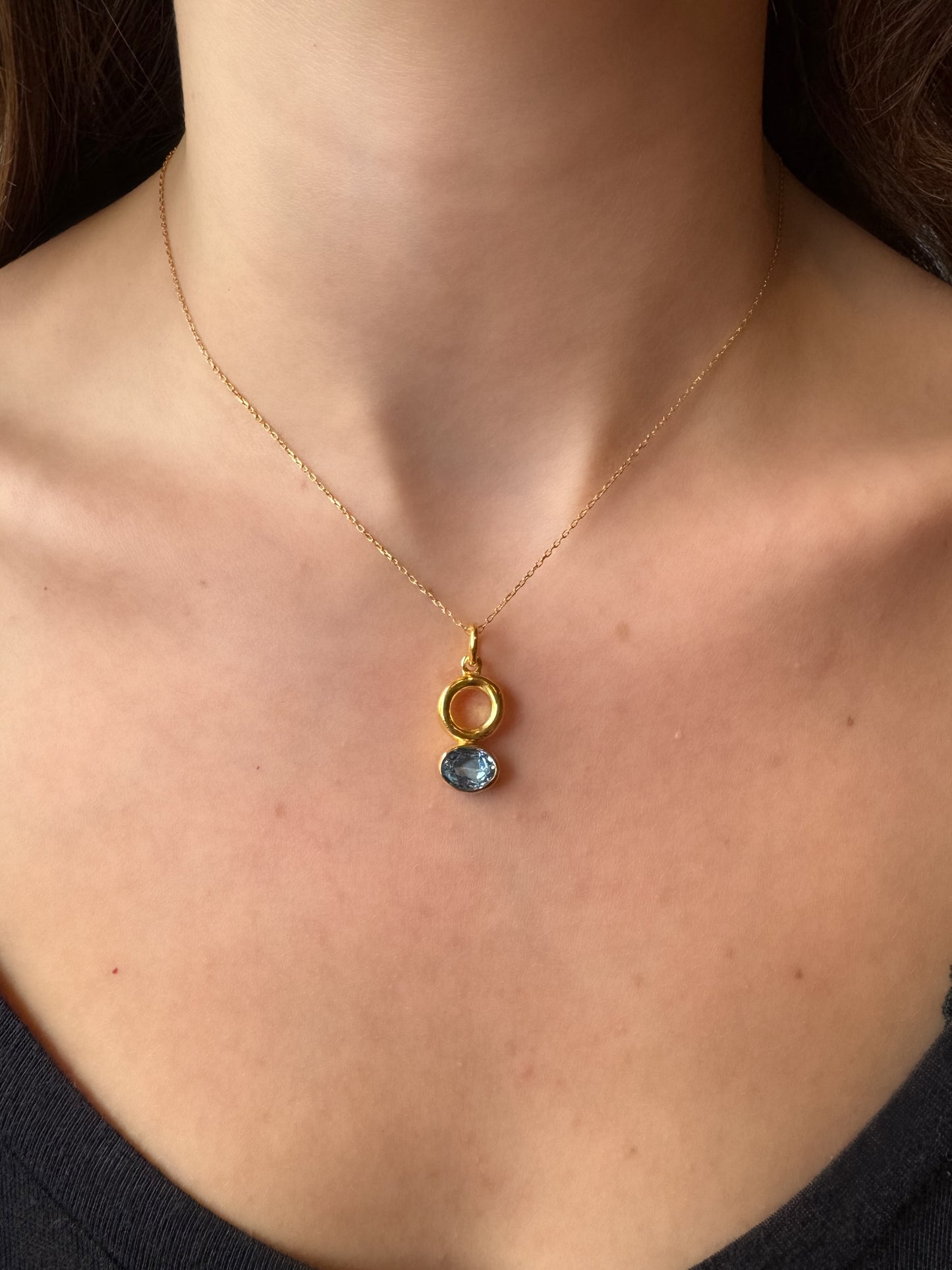 Gök Mavisi Oval Topaz Taşlı Altın Minimalist Kolye-Etnikmodern