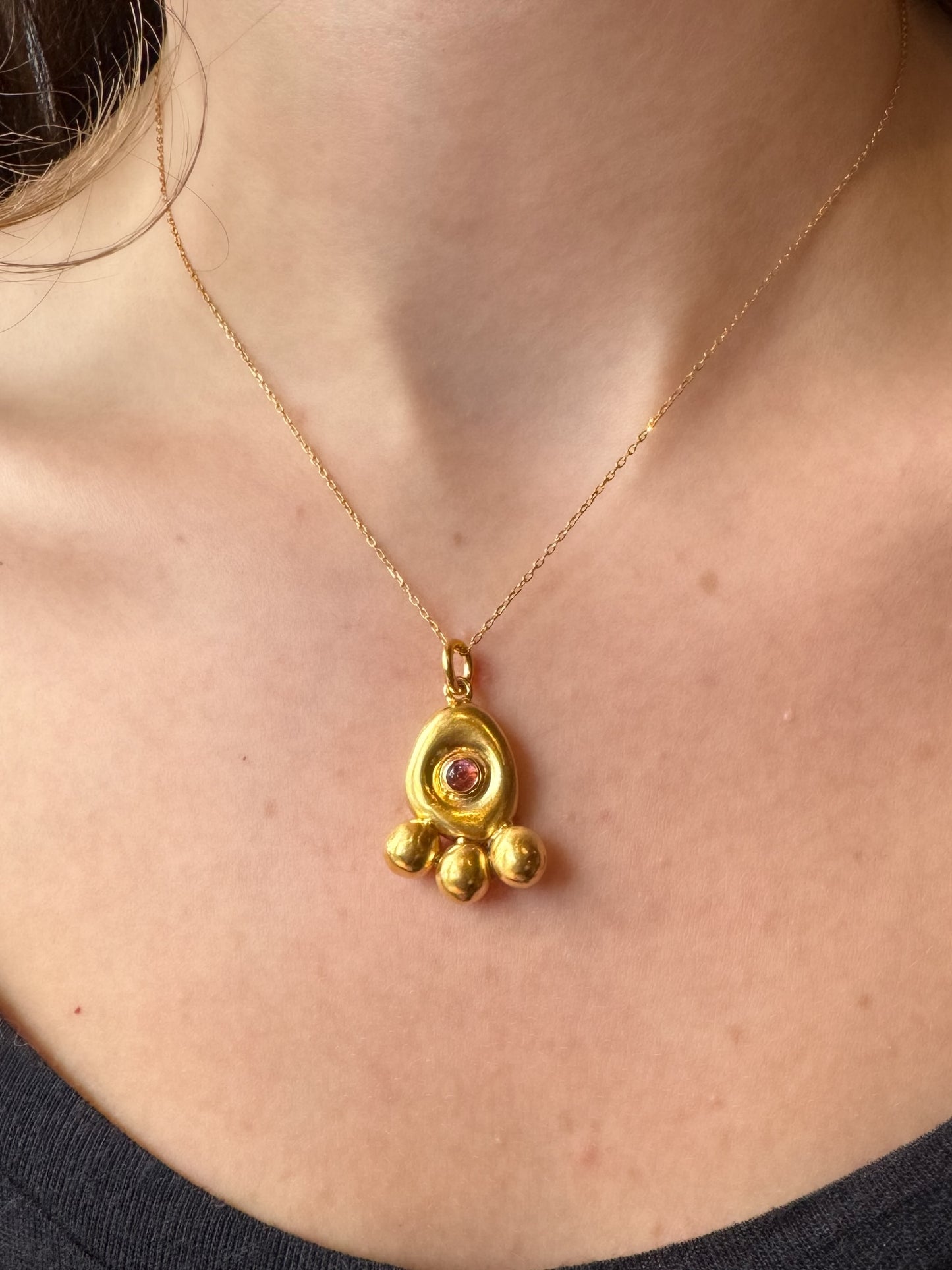 Turmalin Taşlı Altın Otantik Güverseli Kolye