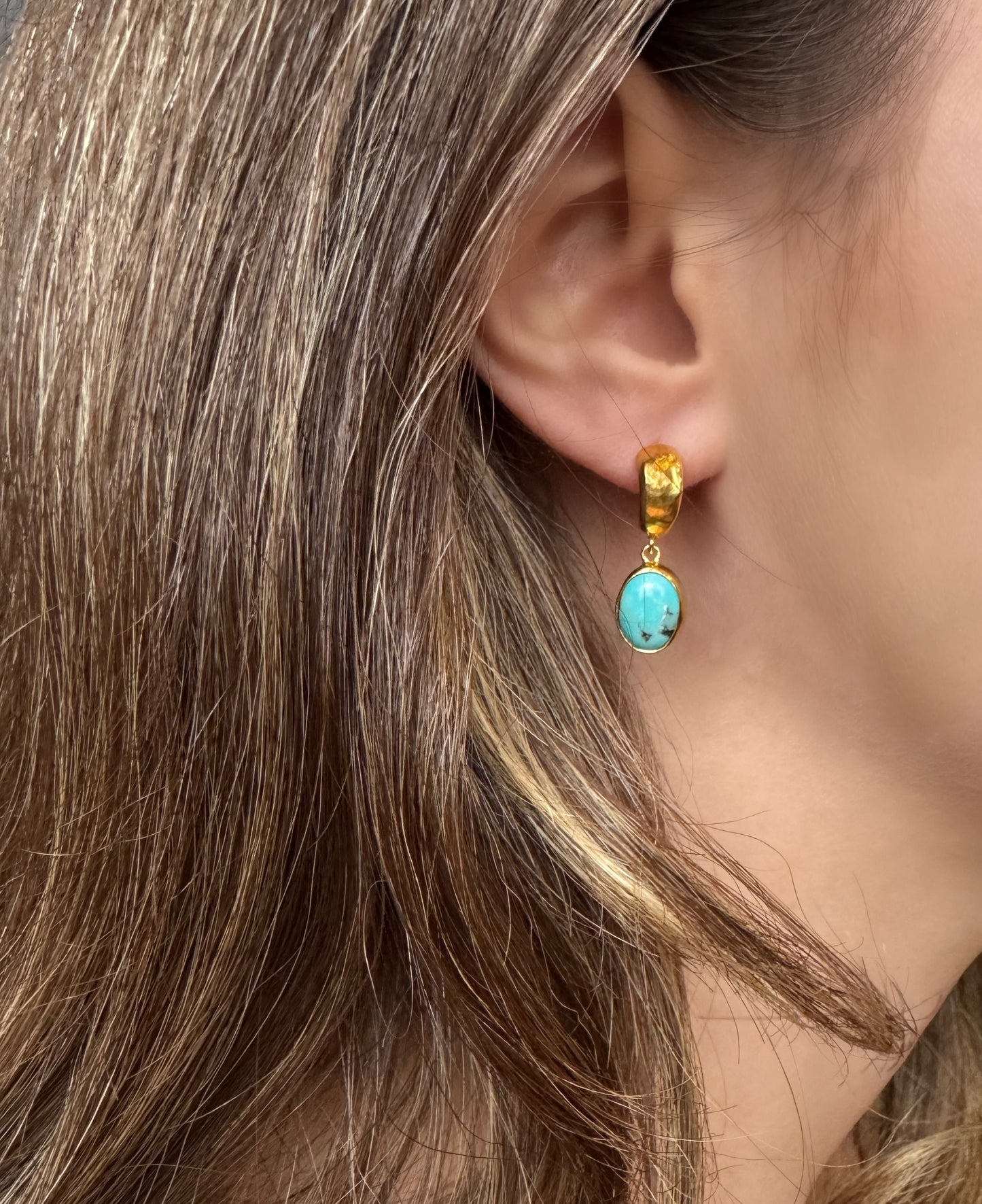 Otantik Sallantılı Altın Turkuaz Taşlı Küpe