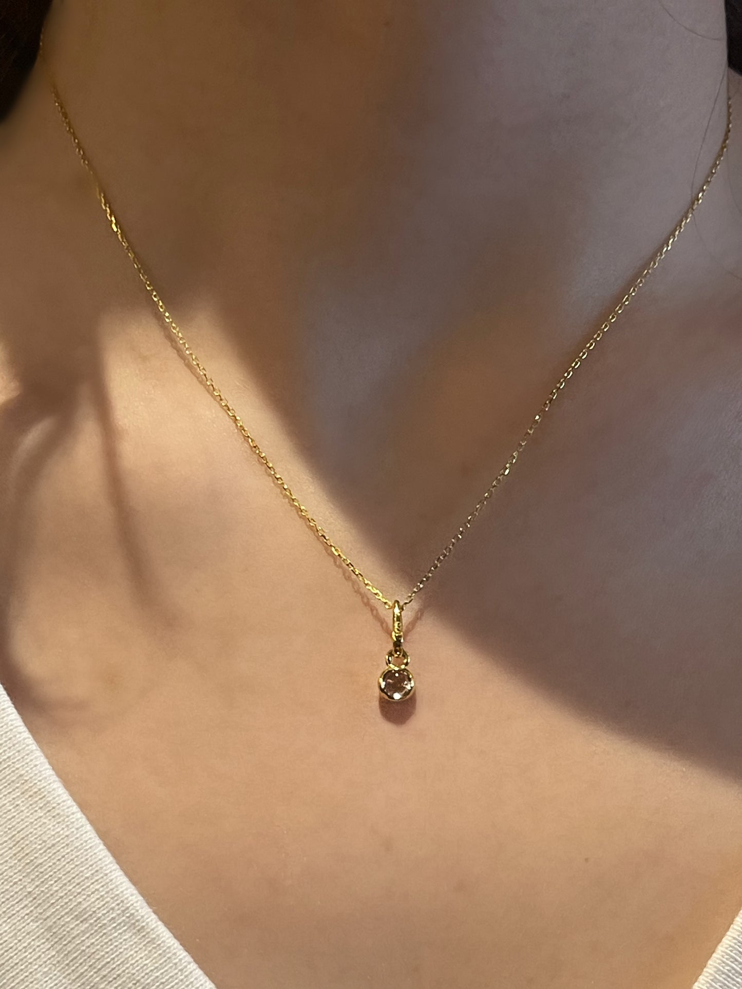 Gök Mavi Kapşon Topaz Altın Minimalist Kolye