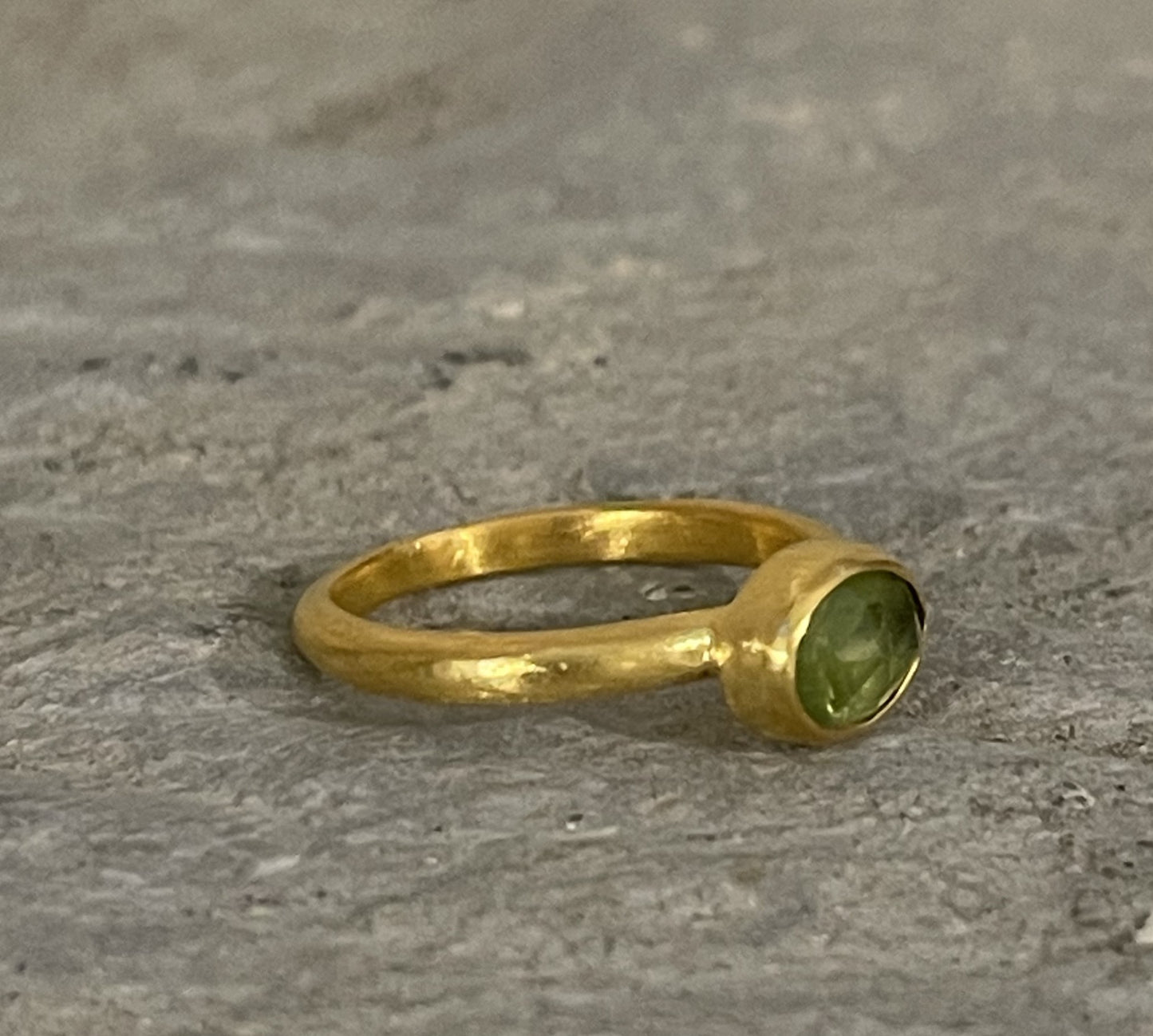 Peridot Altın El İşi Otantik Yüzük