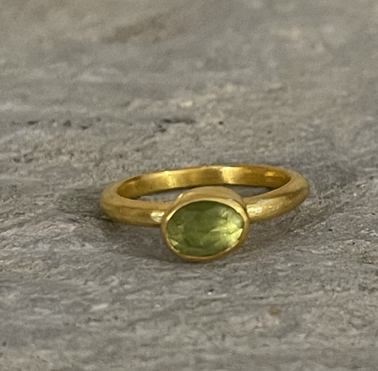 Peridot Altın El İşi Otantik Yüzük