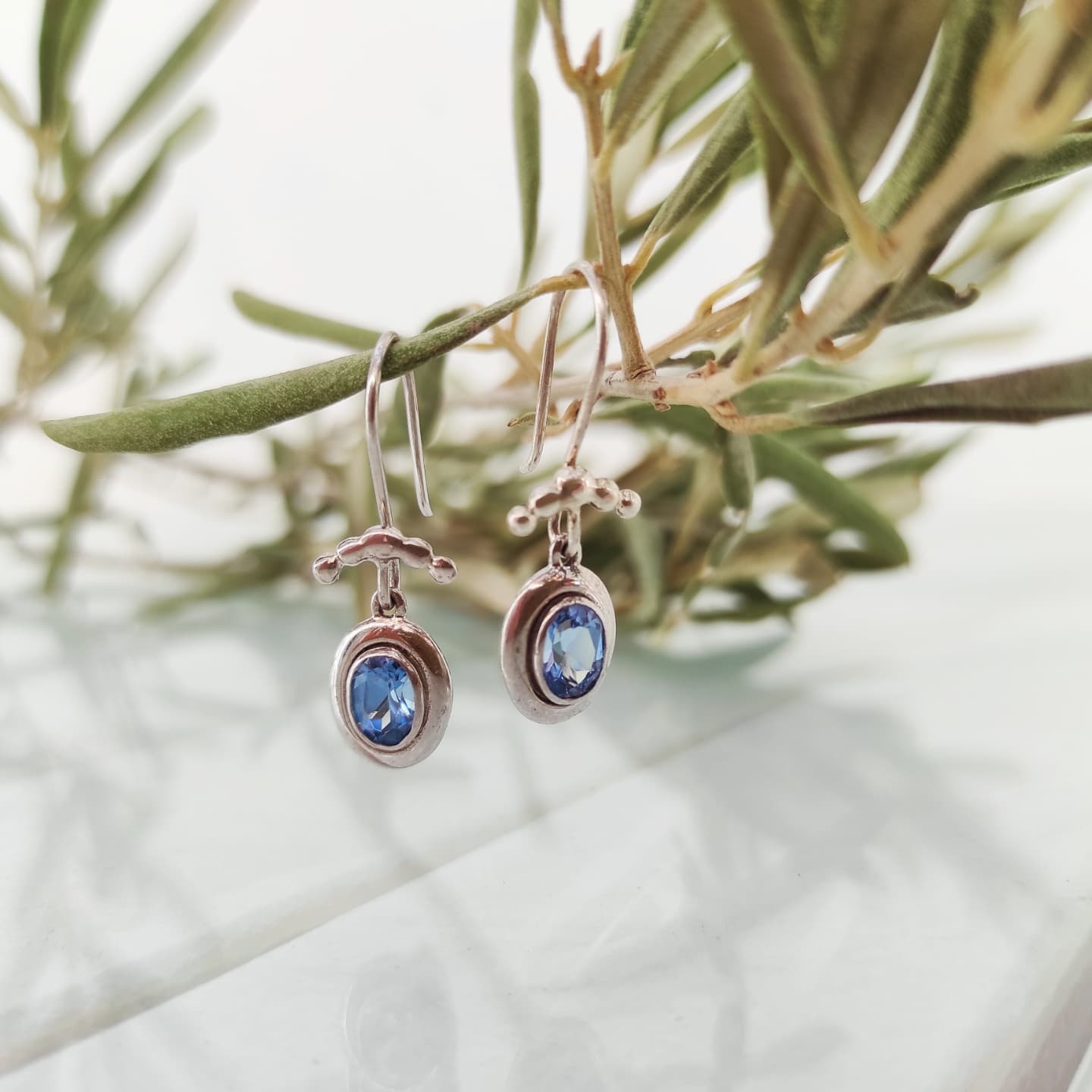 Topaz Taşlı Gümüş Küpe