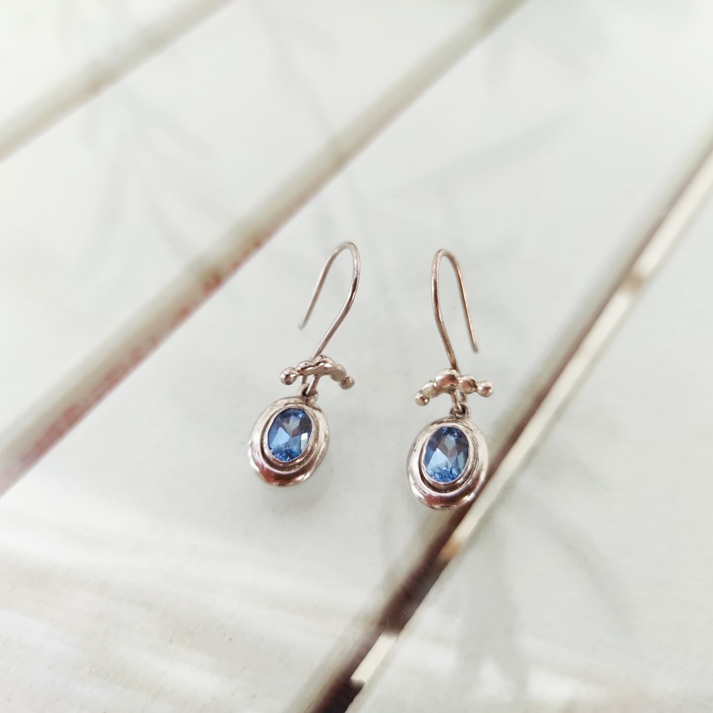 Topaz Taşlı Gümüş Küpe