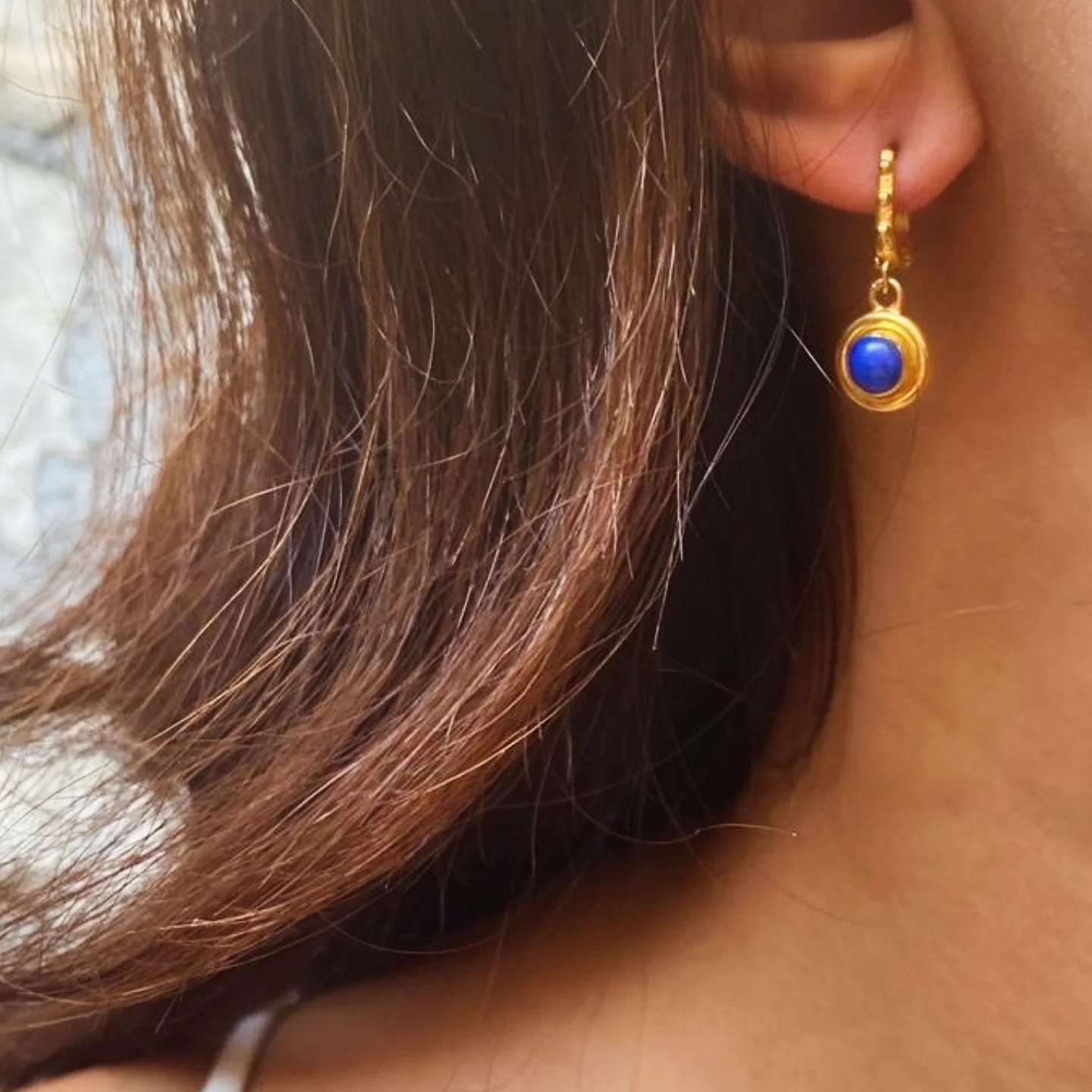 Sallantılı Lapis Taşlı Altın Küpe