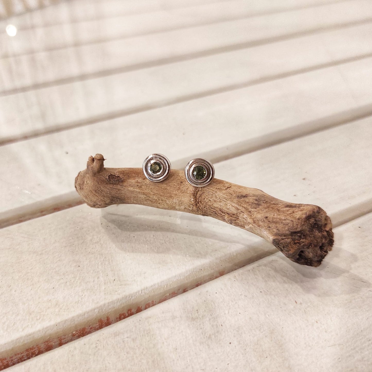 Yeşil Safir Minimal Gümüş Küpe