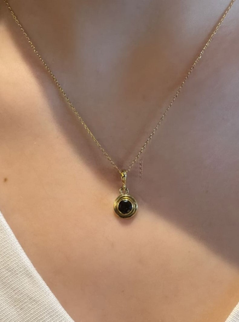 Yeşil Turmalin Taşlı Altın Kolye-Minimal Tasarım